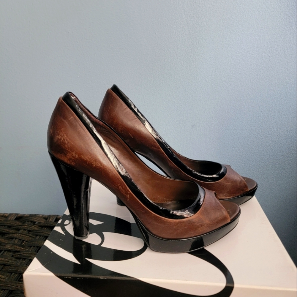 Brown, Mine West Peak Toe Shoes